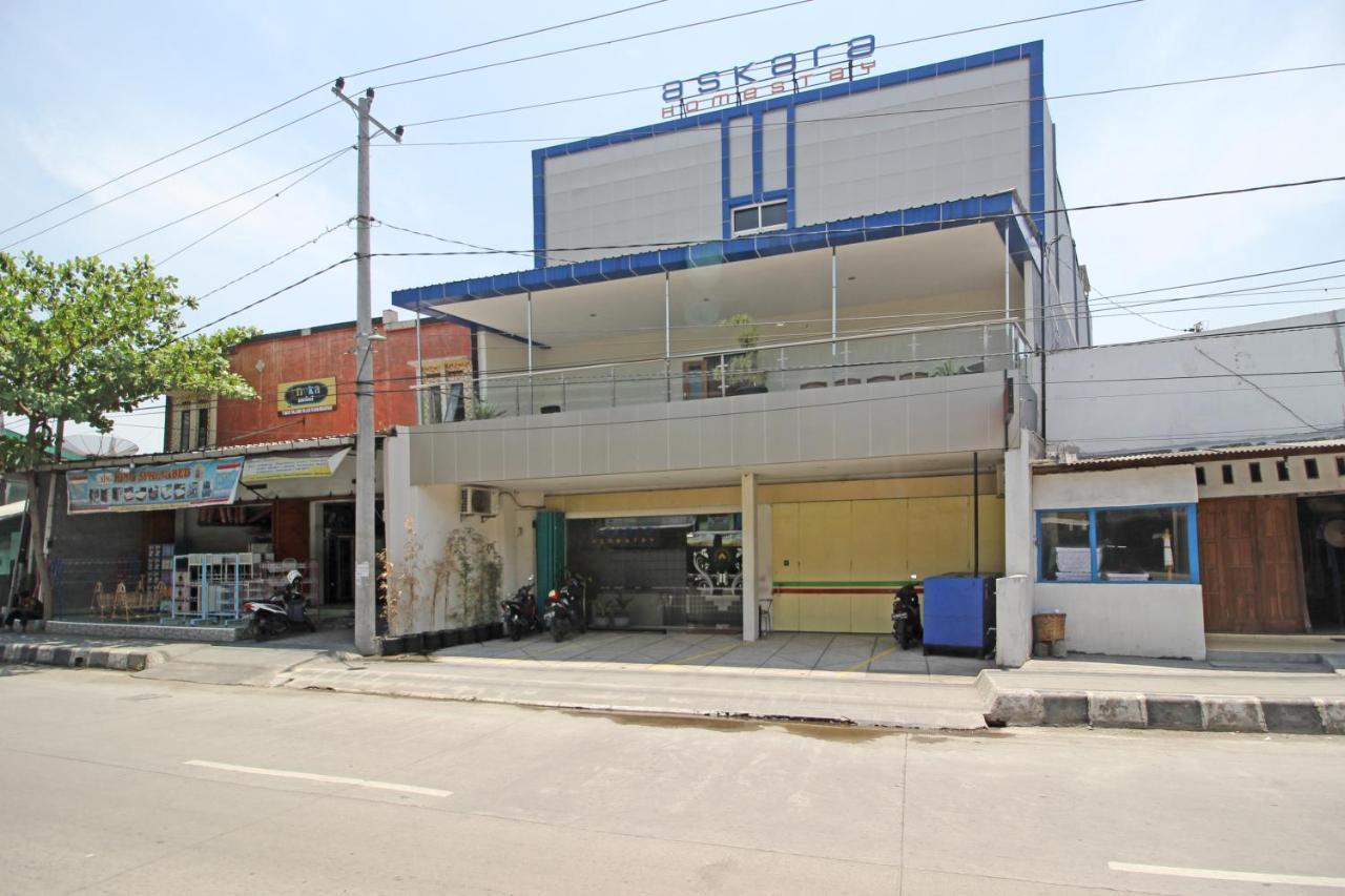 Reddoorz Near Uns Solo Hotel Exterior photo